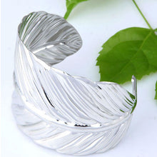 Load image into Gallery viewer, Vintage Boho Leaf Bangle